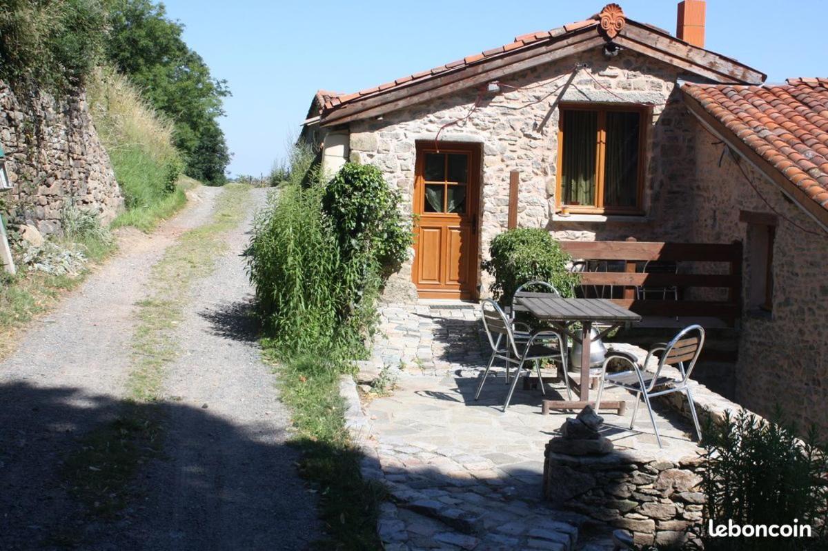 Gites Des Esselards Yzeron Екстериор снимка
