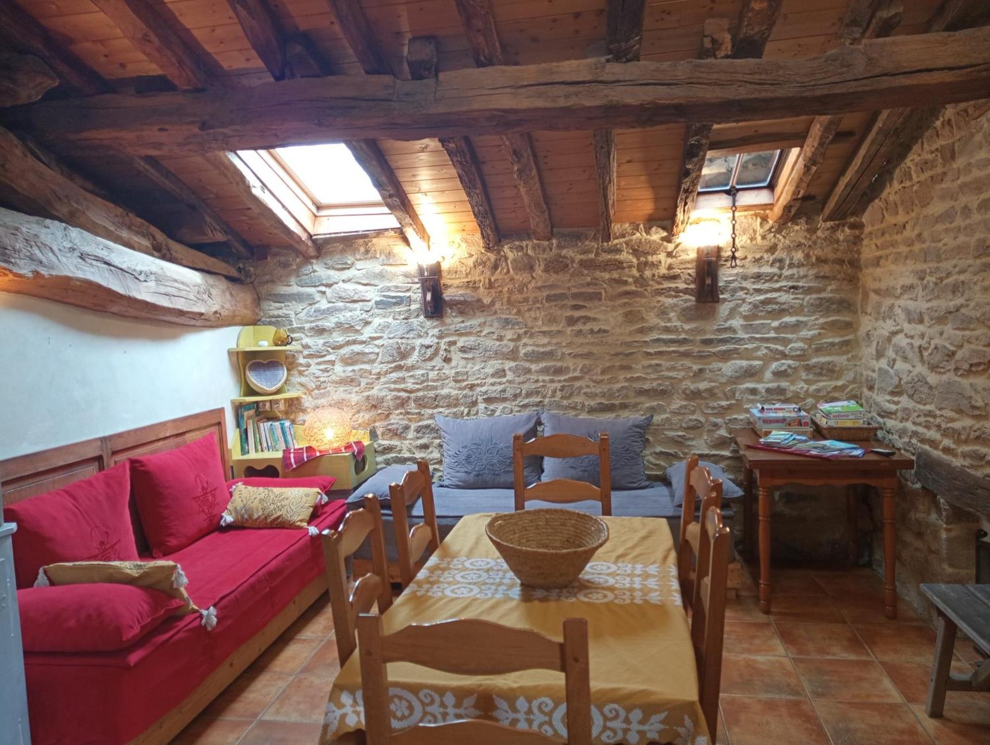 Gites Des Esselards Yzeron Екстериор снимка