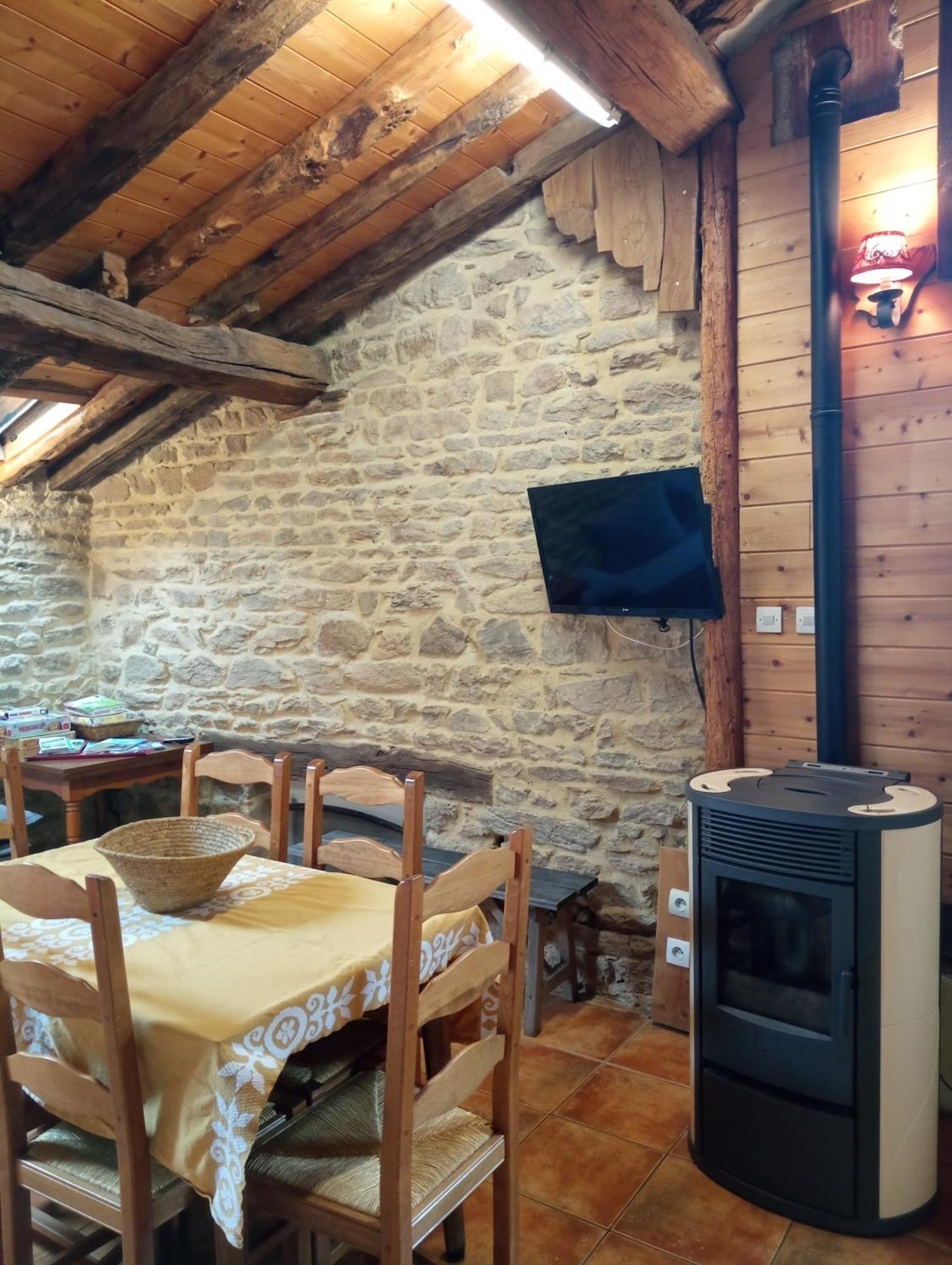 Gites Des Esselards Yzeron Екстериор снимка