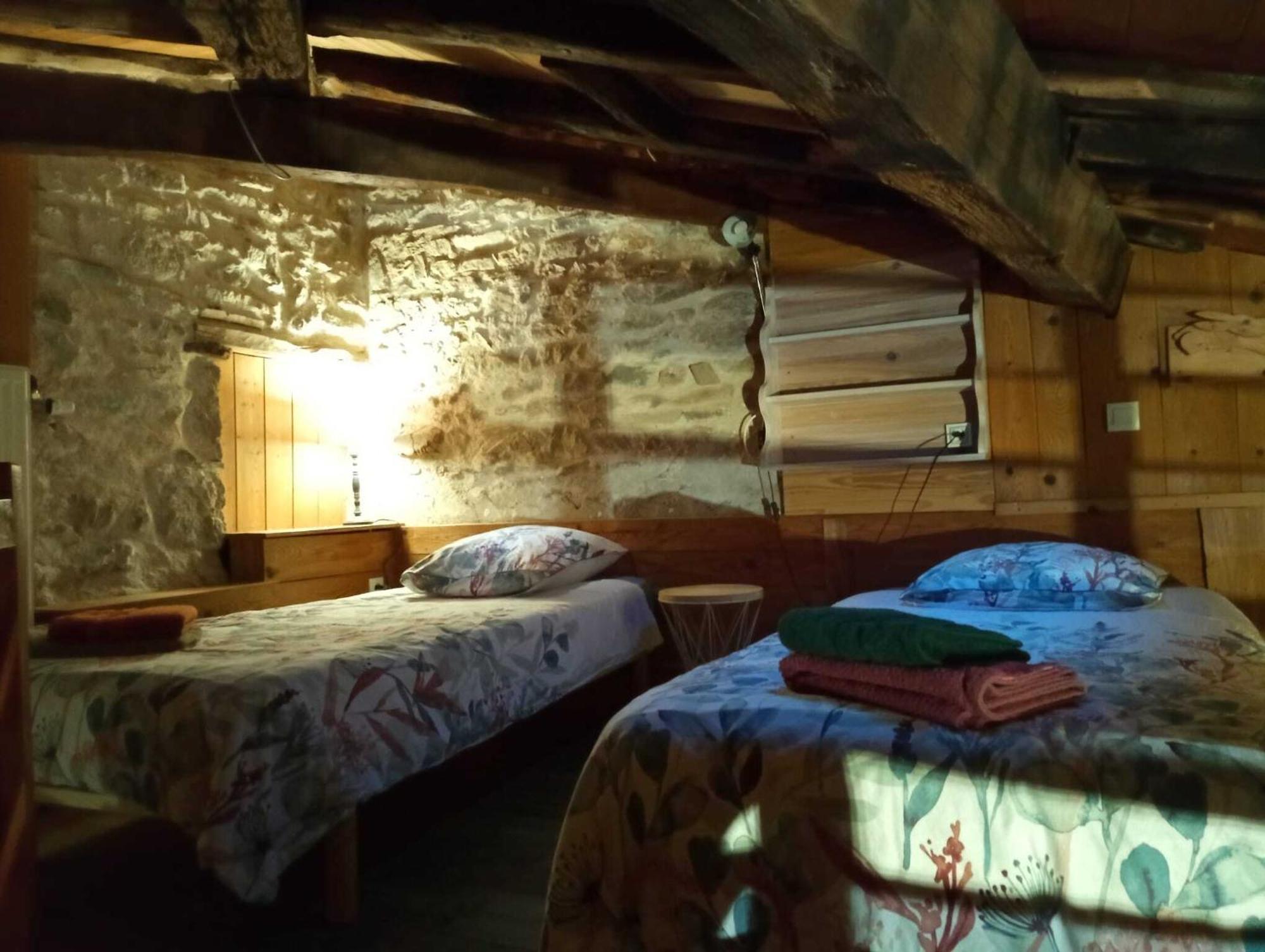 Gites Des Esselards Yzeron Екстериор снимка